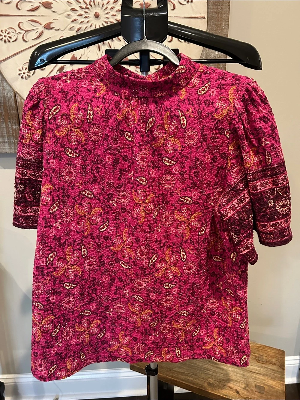 LOFT Fuchsia Paisley Textured Short-Sleeve Top! Vibrant colors!